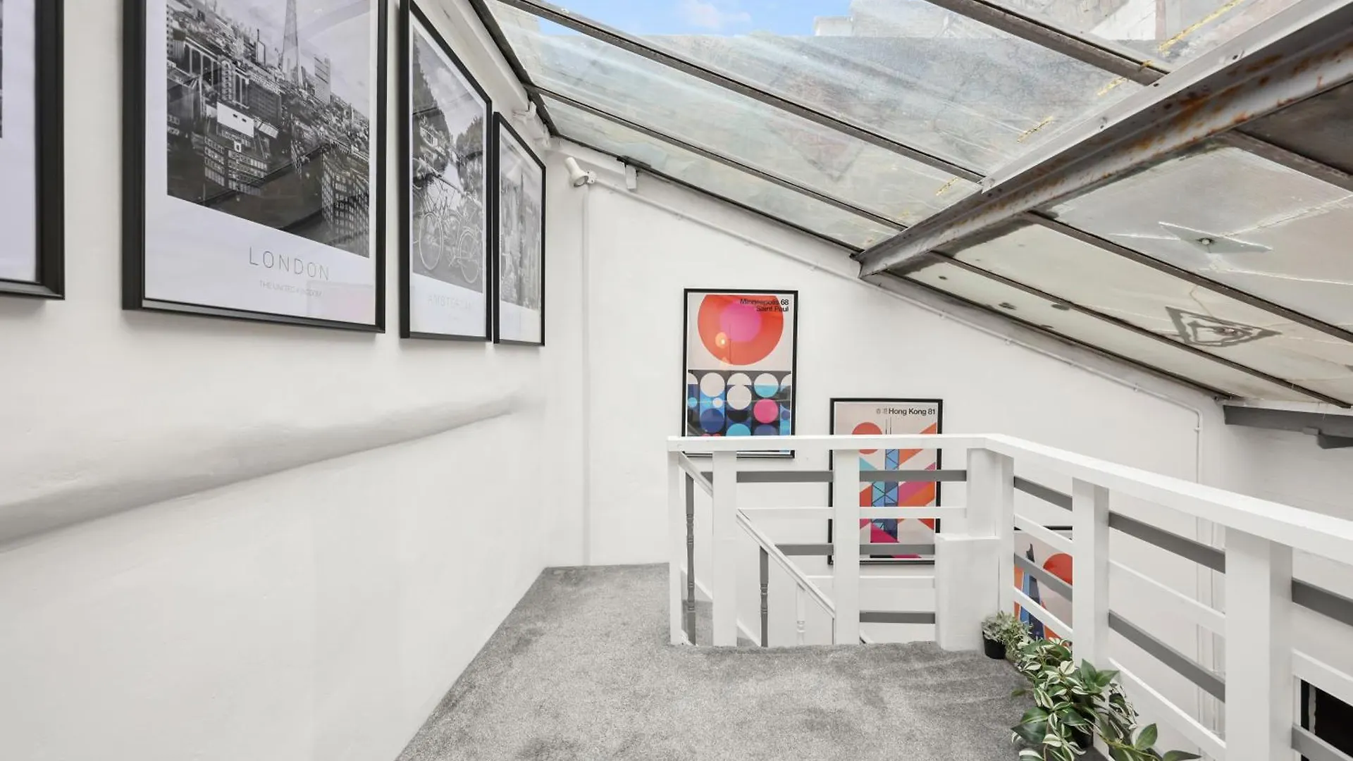 Centrally Located Spacious Three Bedroom Apartment Short Term Rental & Flexible Renting Hackney With Free Wifi London