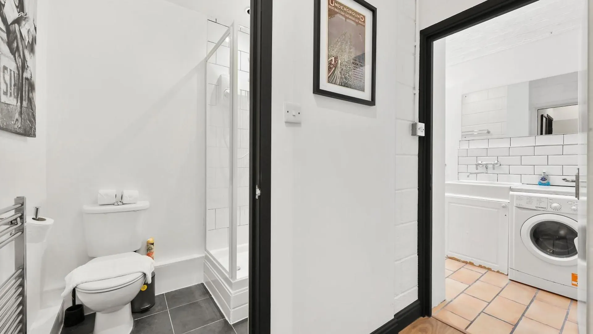 Centrally Located Spacious Three Bedroom Apartment Short Term Rental & Flexible Renting Hackney With Free Wifi London United Kingdom