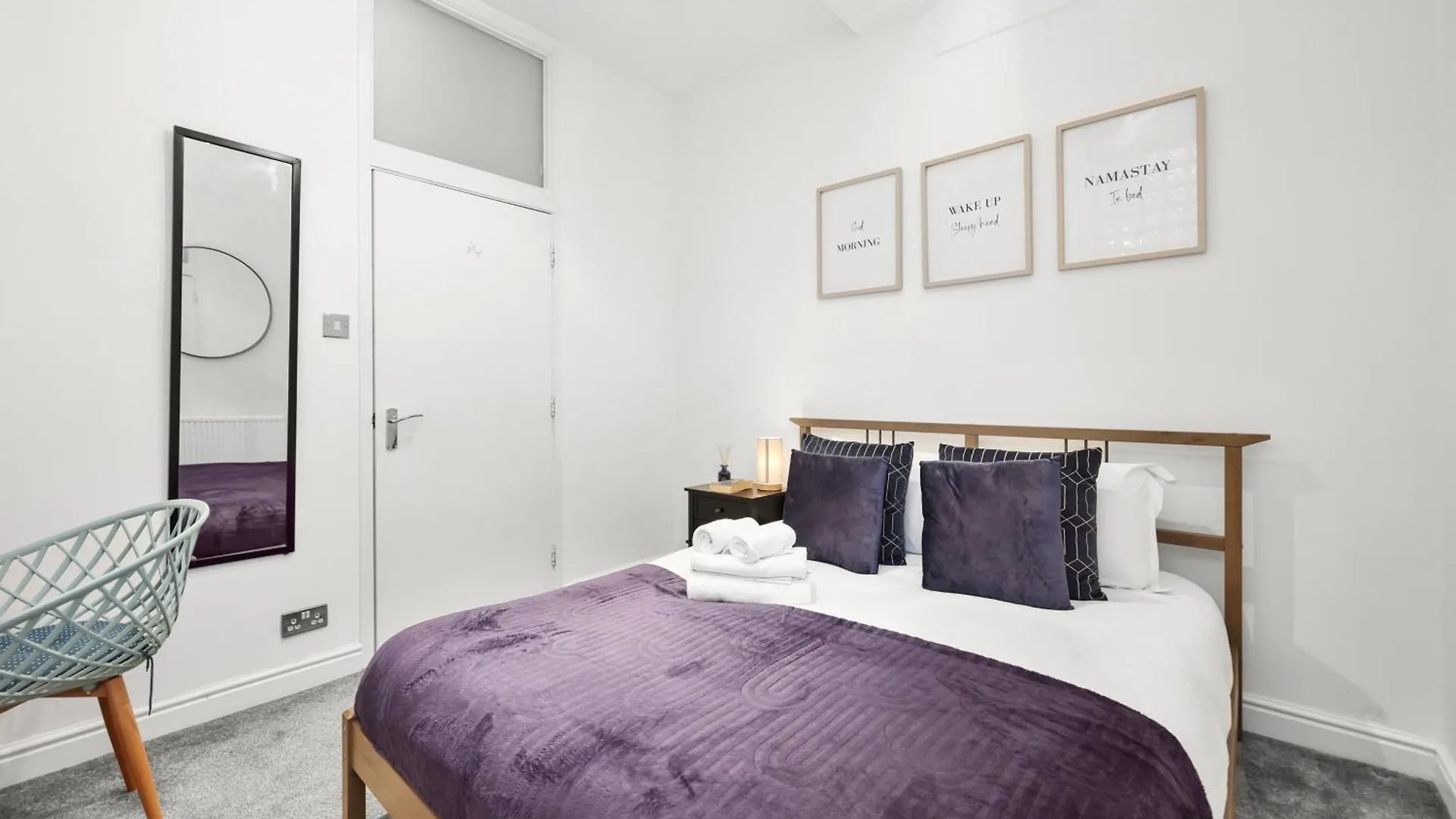 Centrally Located Spacious Three Bedroom Apartment Short Term Rental & Flexible Renting Hackney With Free Wifi London 0*,