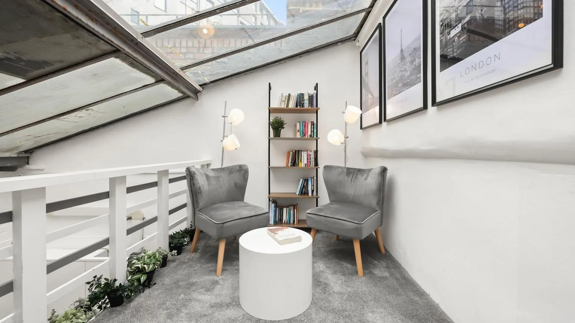 Centrally Located Spacious Three Bedroom Apartment Short Term Rental & Flexible Renting Hackney With Free Wifi London