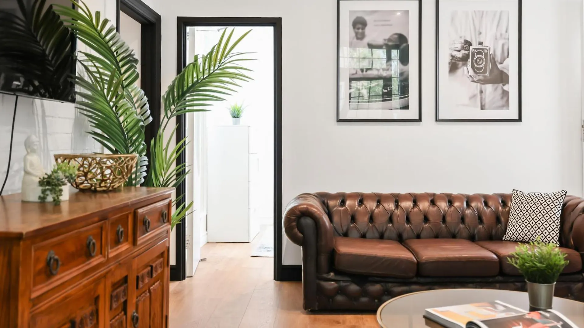 Centrally Located Spacious Three Bedroom Apartment Short Term Rental & Flexible Renting Hackney With Free Wifi London 0*,