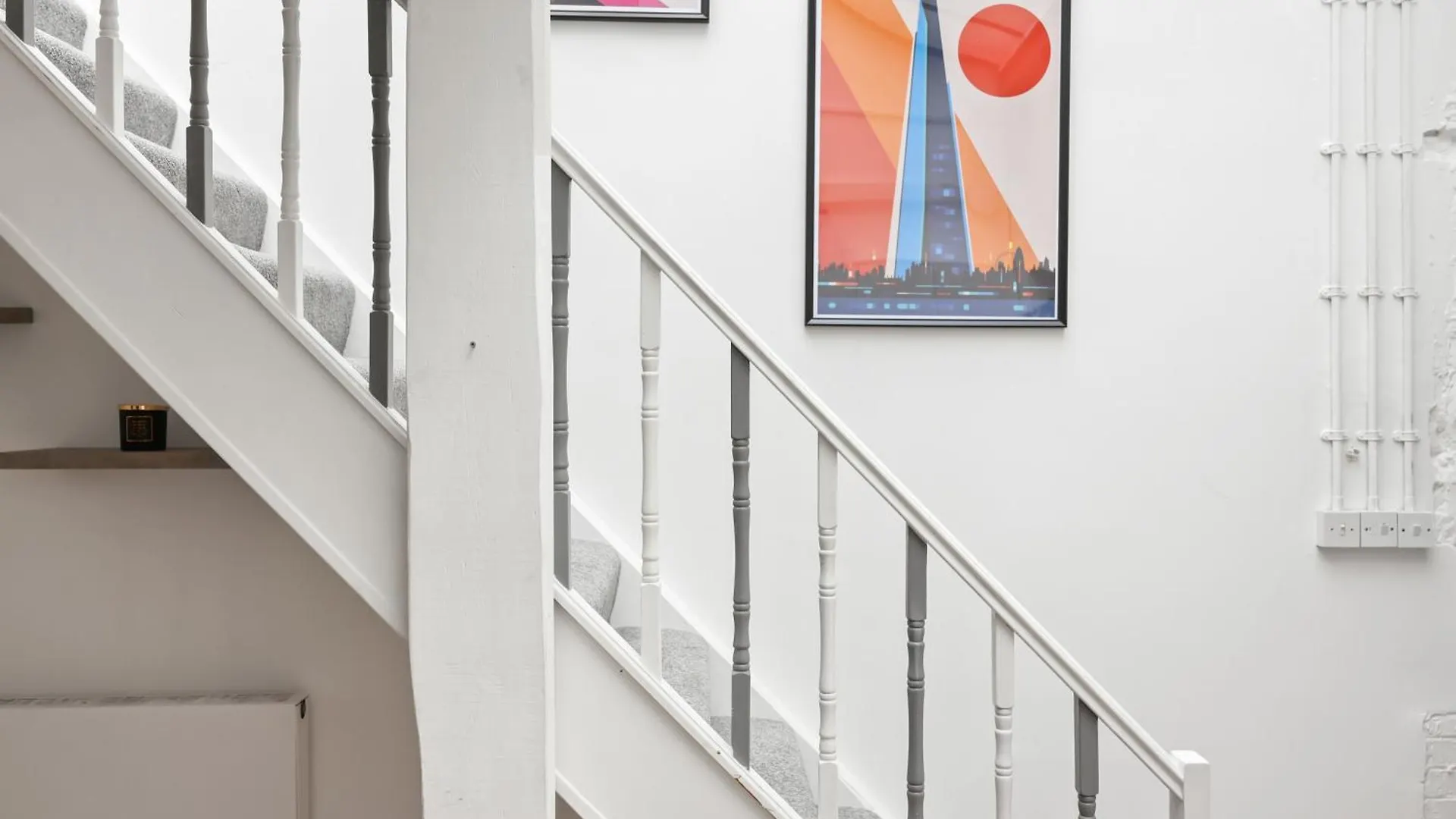 Centrally Located Spacious Three Bedroom Apartment Short Term Rental & Flexible Renting Hackney With Free Wifi London United Kingdom